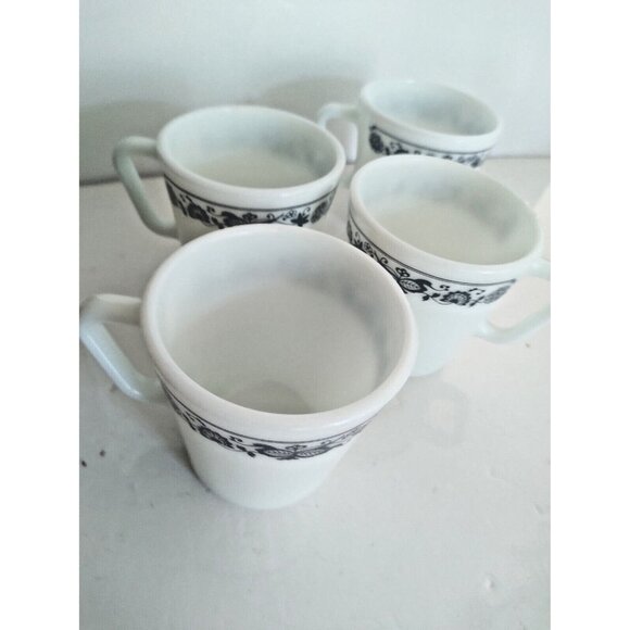 4 Vintage Pyrex Milk Glass “Old Town Blue Onion” 8 oz. Mugs - Picture 8 of 11